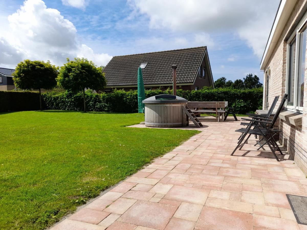 Wellnesshuis Met Hottub, Ligbad En Grote Tuin Villa Tzummarum Eksteriør bilde
