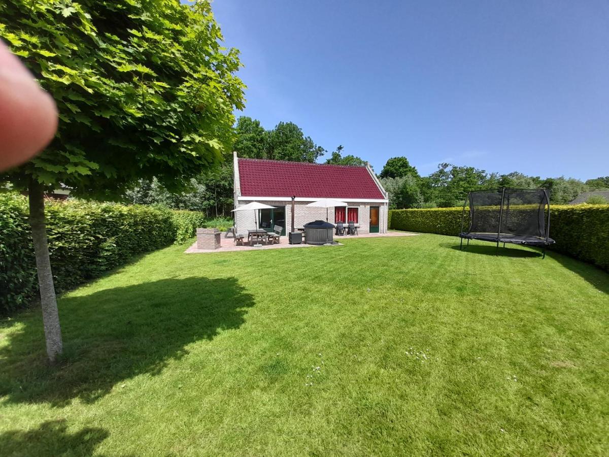 Wellnesshuis Met Hottub, Ligbad En Grote Tuin Villa Tzummarum Eksteriør bilde